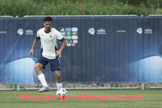 安博体育官网-NBA手机壁纸：为你的手机设置NBA球员壁纸